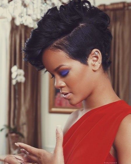 Taglio capelli rihanna 2020