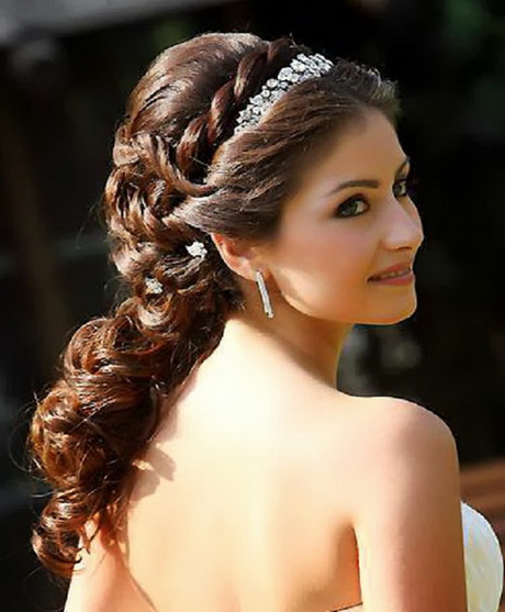 Acconciatura capelli sposa 2016