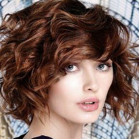 Capelli ricci moda 2016