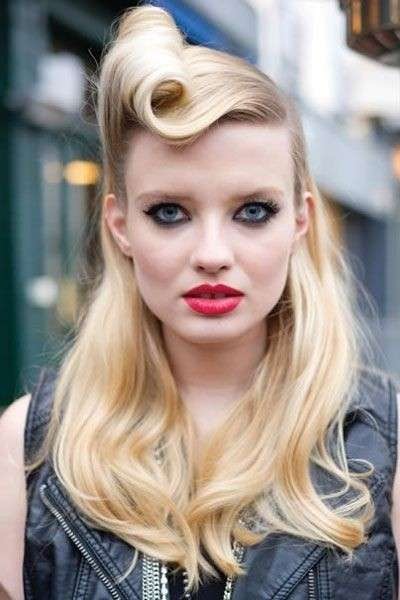 Acconciature retrò capelli lunghi