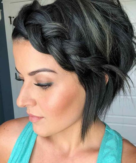Pettinature capelli medi 2021