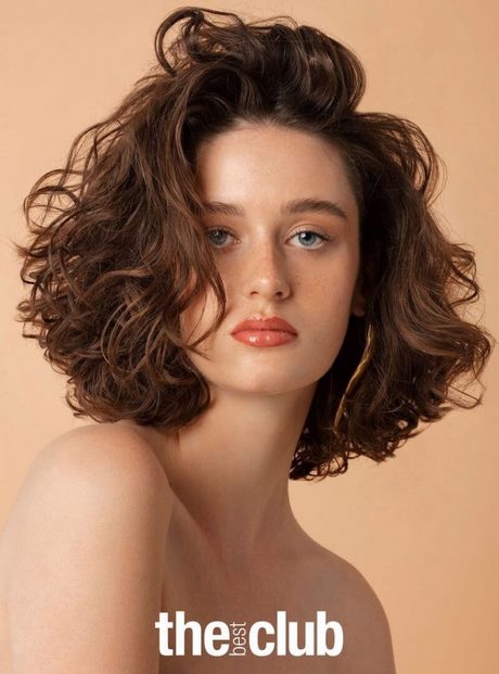 Pettinature capelli medi 2021