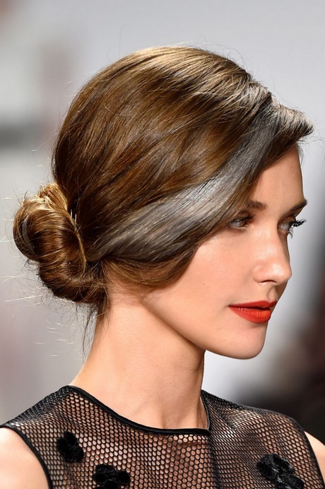 Pettinature chignon laterale