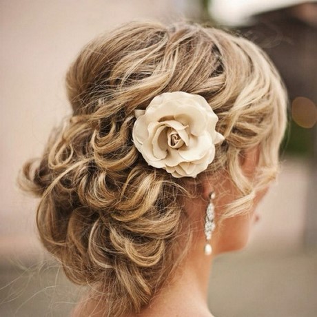 Capelli sposa raccolti morbidi