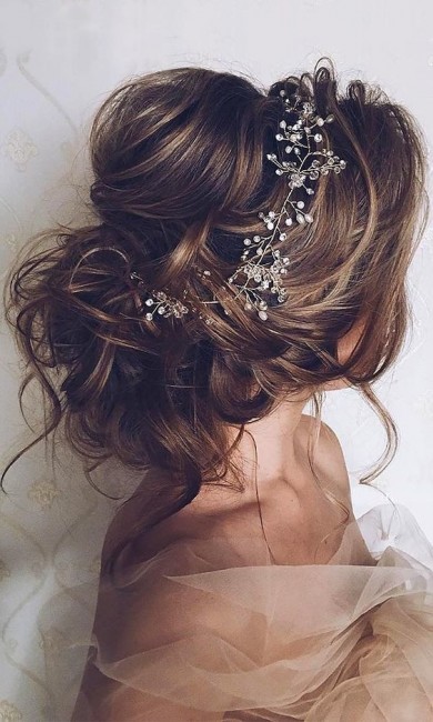 Capelli sposa raccolti morbidi