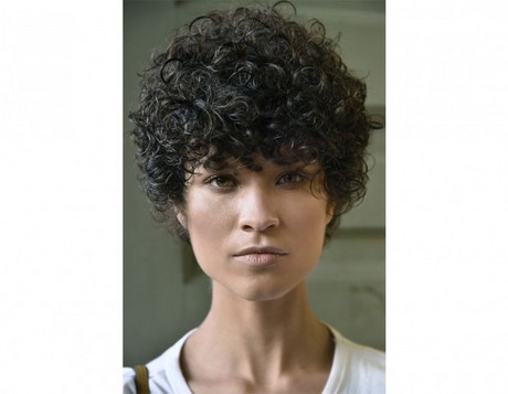 Foto tagli capelli corti e ricci