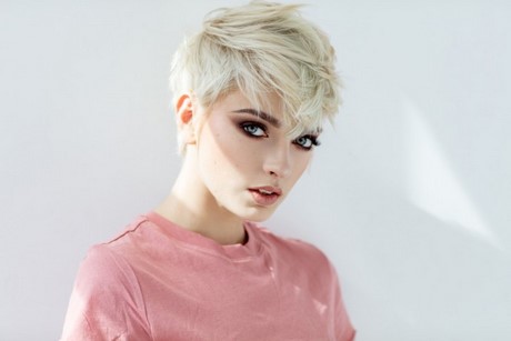 Moda capelli corti estate 2019