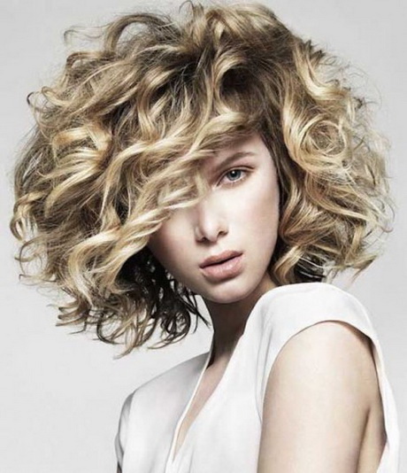 Capelli ricci inverno 2016