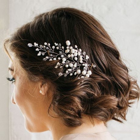 Acconciature sposa con capelli media lunghezza