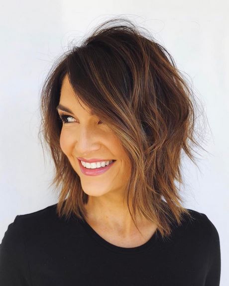 Moda capelli medi 2022