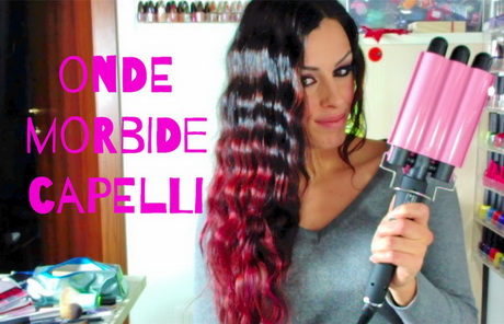 Capelli con piastra a onde