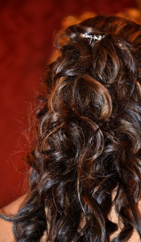 Capelli semiraccolti sposa