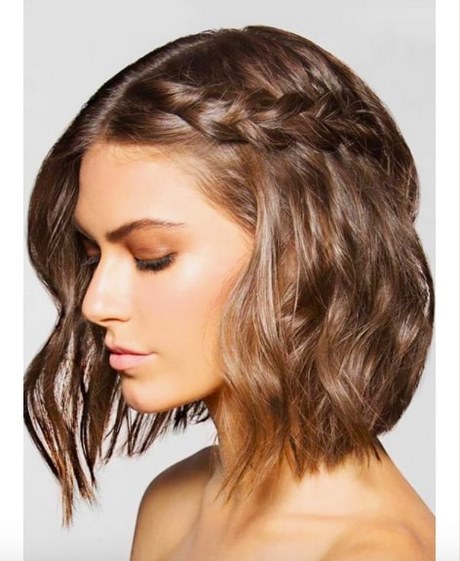 Capelli corti per una cerimonia