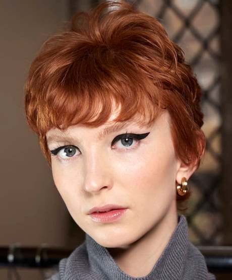 Tagli capelli corti donna 2022 2023