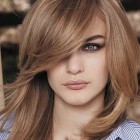 Taglio di capelli donne lunghezza media