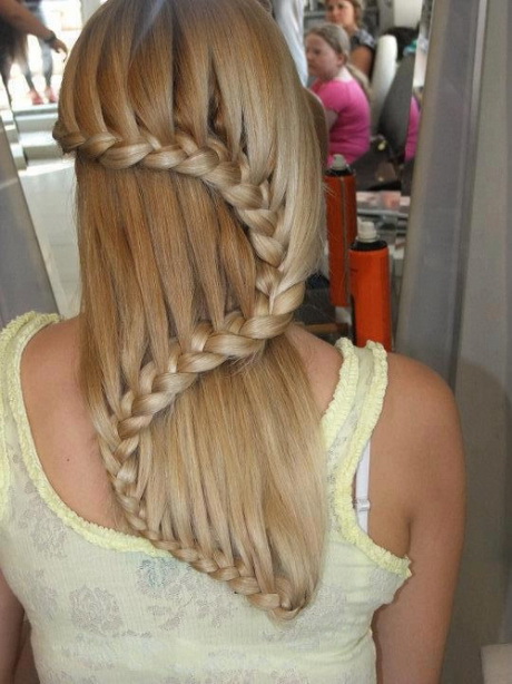 Acconciature capelli con trecce