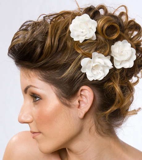 Acconciature da sposa capelli ricci