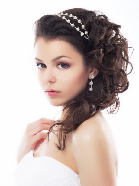 Acconciature sposa capelli semiraccolti