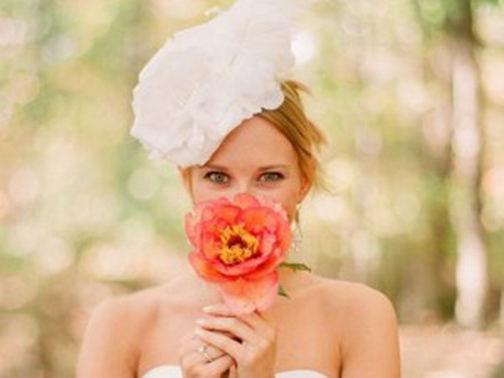 Acconciature sposa con cappello