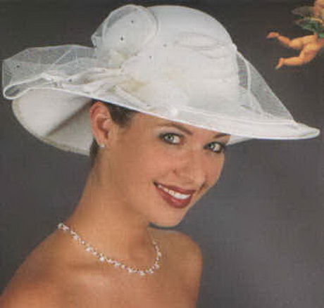 Acconciature sposa con cappello