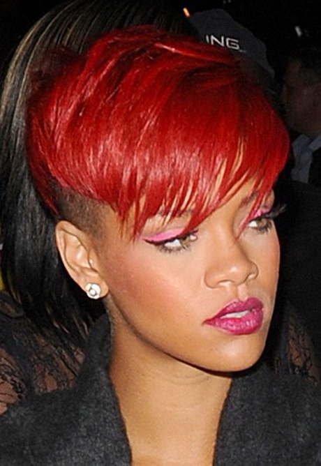 Rihanna foto capelli corti