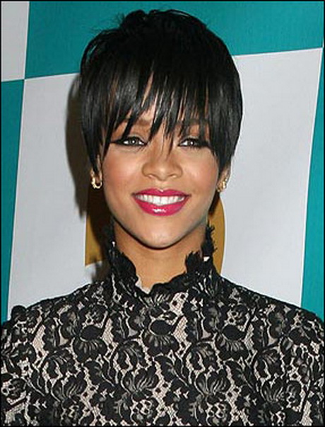 Rihanna taglio di capelli