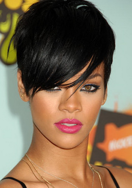 Taglio capelli corti rihanna