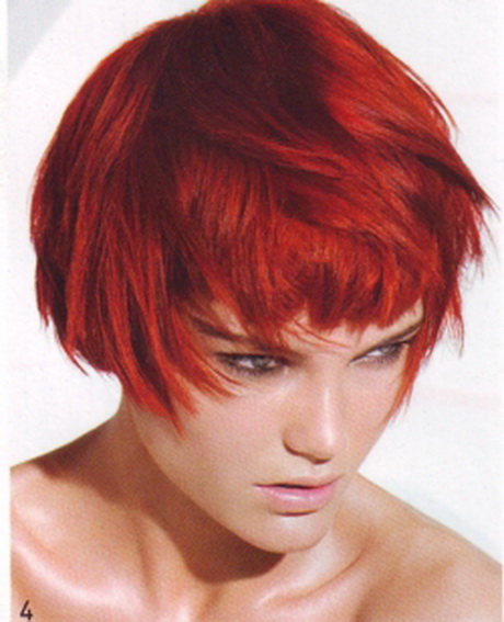 Taglio capelli corti rossi
