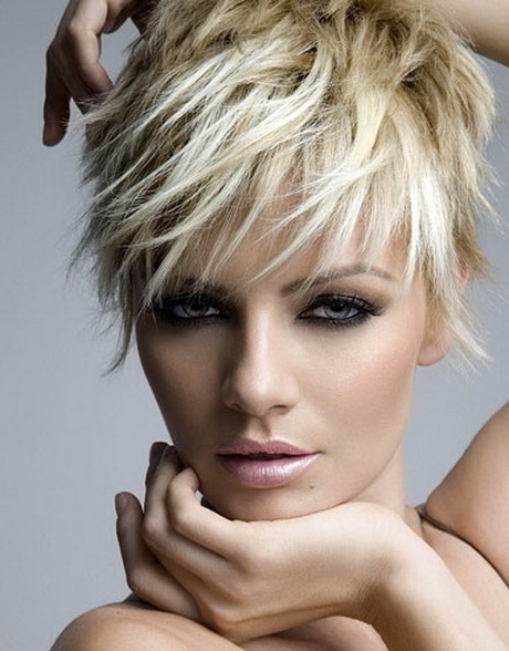 Tendenza capelli corti 2015