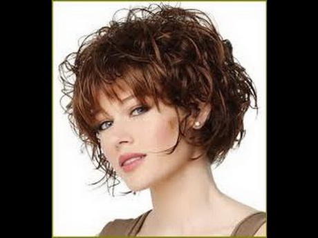 Capelli corti ricci donna 2015