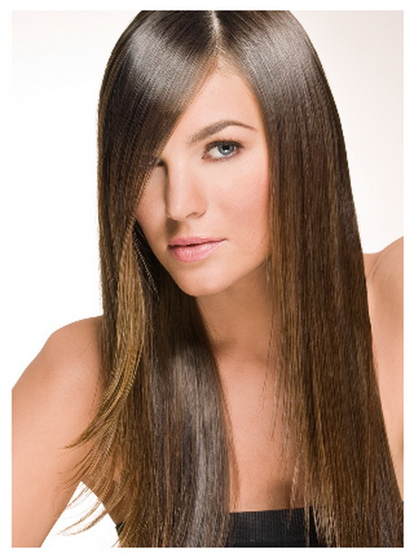 Tagli di capelli femminili medio-lunghi