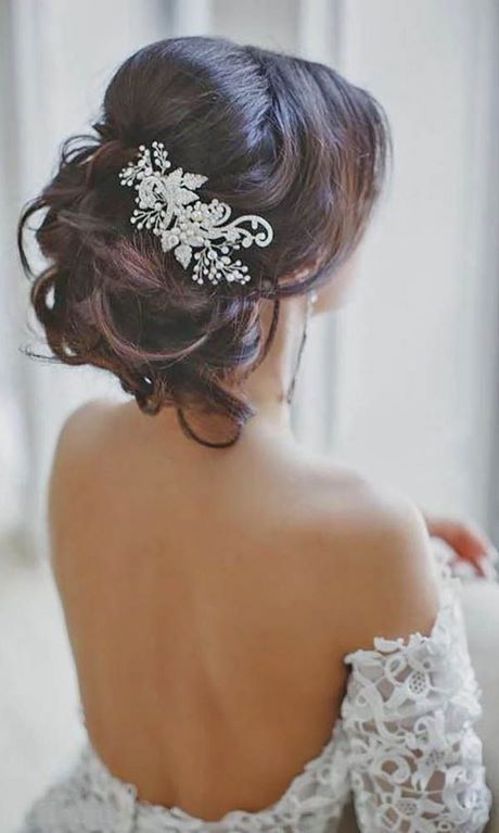 Acconciature capelli corti sposa 2020