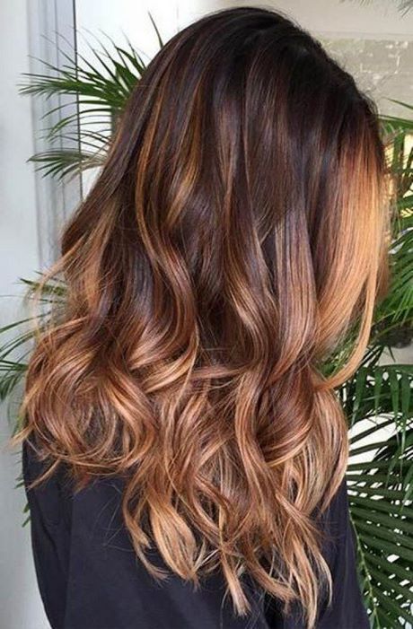 Capelli ricci colore 2020