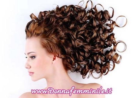 Capelli ricci donna 2017