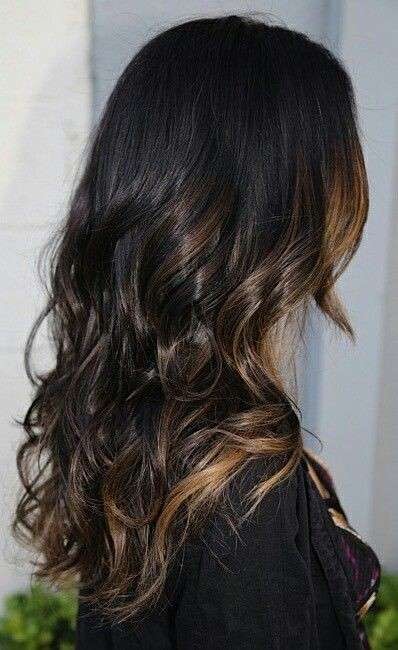 Capelli neri con shatush