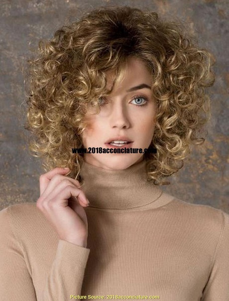 Capelli ricci 2018 tagli