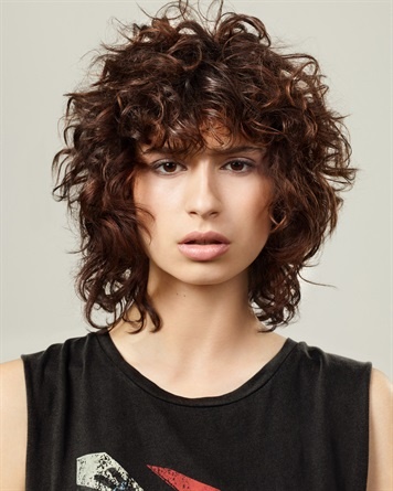 Tendenza capelli ricci 2018