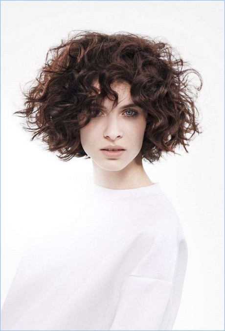 Tendenza capelli ricci 2018