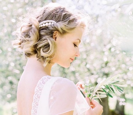 Acconciatura sposa capelli corti 2019