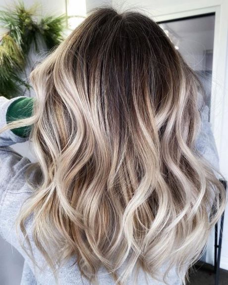 Tendenze capelli 2022 colore