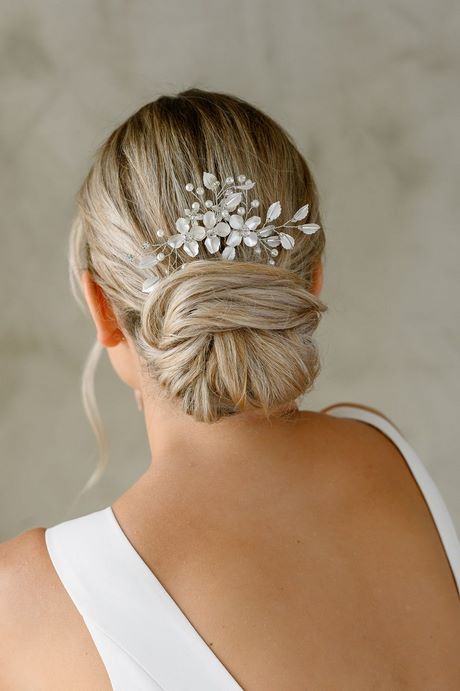 Acconciature sposa 2023 chignon