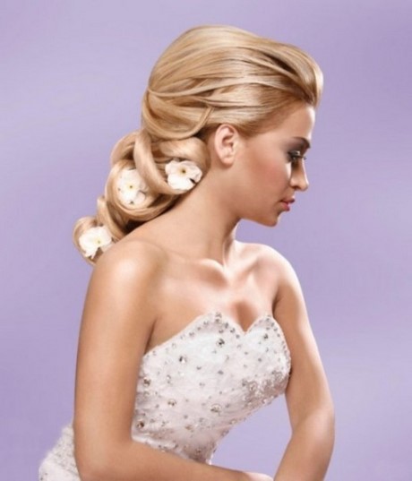 Acconciature alte sposa