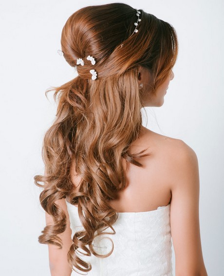 Acconciature da sposa capelli lisci