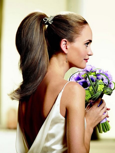 Acconciature sposa capelli lisci lunghi