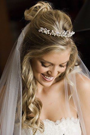 Acconciature sposa coroncina