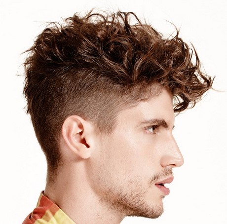 Capelli ricci gonfi