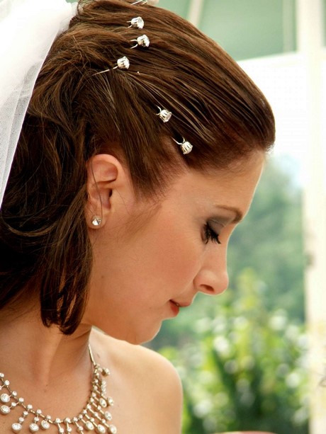 Raccolti sposa capelli corti