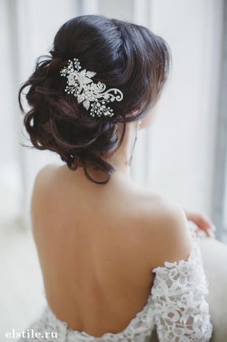 Acconciatura sposa capelli corti 2020