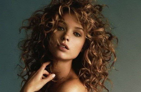 Capelli ricci tendenze 2016