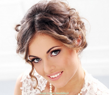 Acconciature capelli corti per sposa